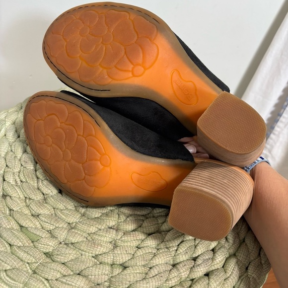 Born Ingrid Black Oiled Suede Slip On Block Heel Comfort Mule Sandals - Picture 7 of 7